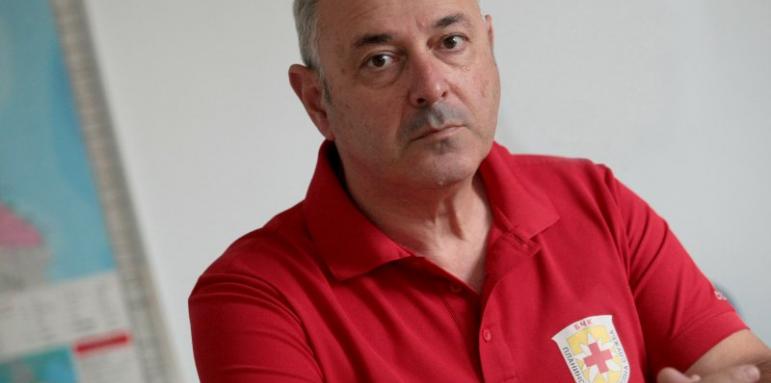 Спасители: С хеликоптер щяхме да приключим за час